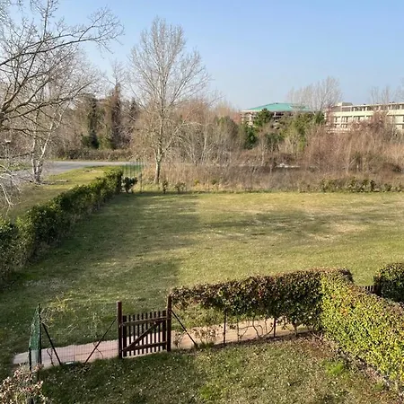 Cosmopolitan Village Apartment