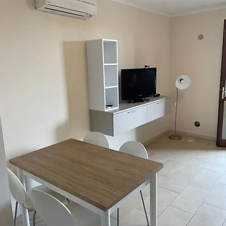 Cosmopolitan Village Apartment *